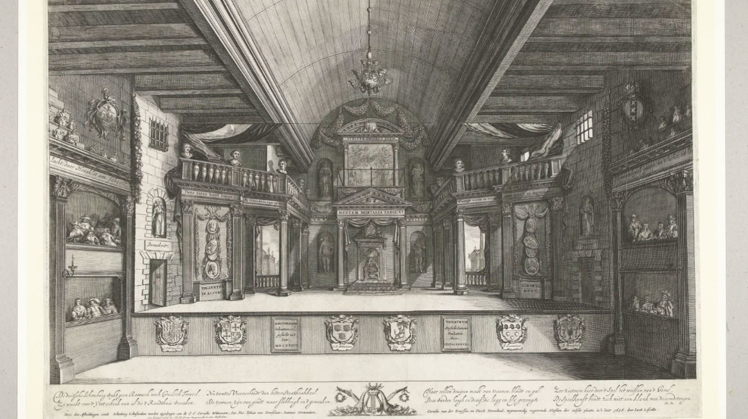 De gravure waarop Oxenaar zijn keerzijde baseerde (afbeelding: Toneel van de nieuwe schouwburg te Amsterdam, 1637, Salomon Savery, 1658, collectie Rijksmuseum, objectnummer RP-P-OB-70.100)